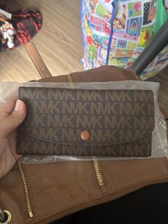 (Category: ) located in . Submitted by kittymeowz (Listing ID 1446963621, Image 1). Description: .