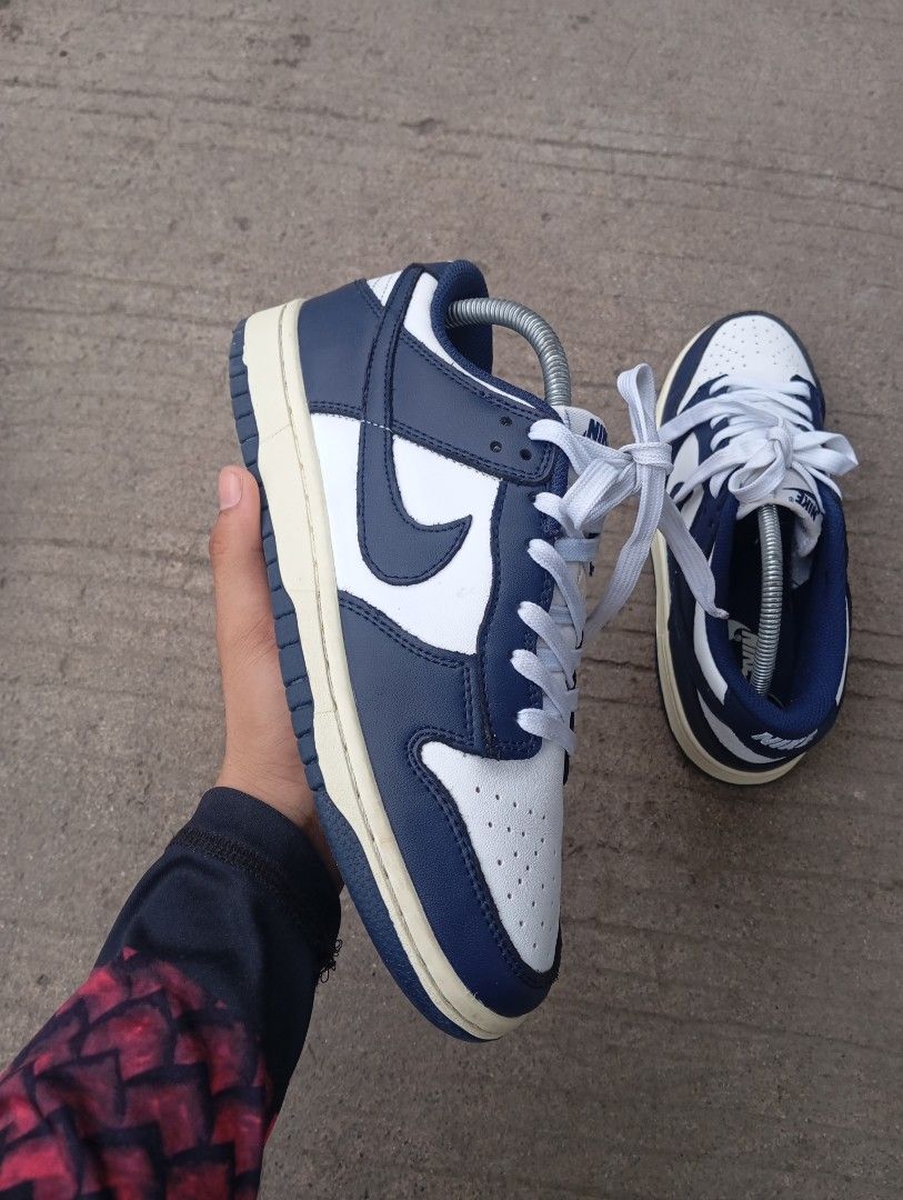 NAVY BLUE DUNKS (Category: Sneakers) located in General Santos City (Dadiangas). Submitted by earlments (Listing ID 1447050210, Image 2). Description: have minor issue.