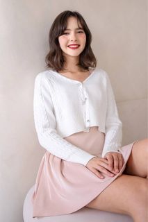 (Category: ) located in . Submitted by clearmywardrobeplssssss (Listing ID 1447079994, Image 1). Description: .