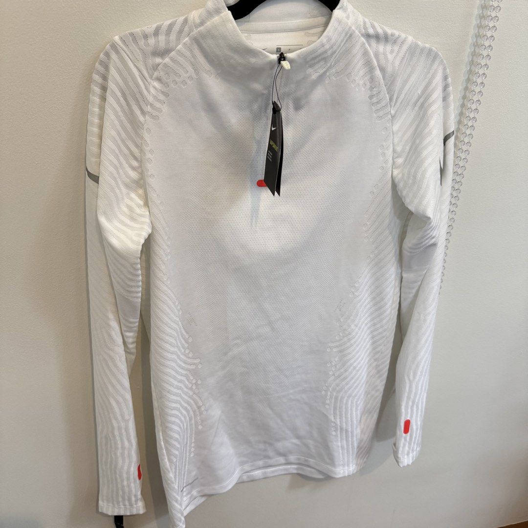 Nike Dri-FIT Long Sleeve Running Top (Category: Activewear) located in Manila. Submitted by shopsbyncs (Listing ID 1447061726, Image 2). Description: - Brand new Nike long-sleeved top - Tag still attached - Unisex.