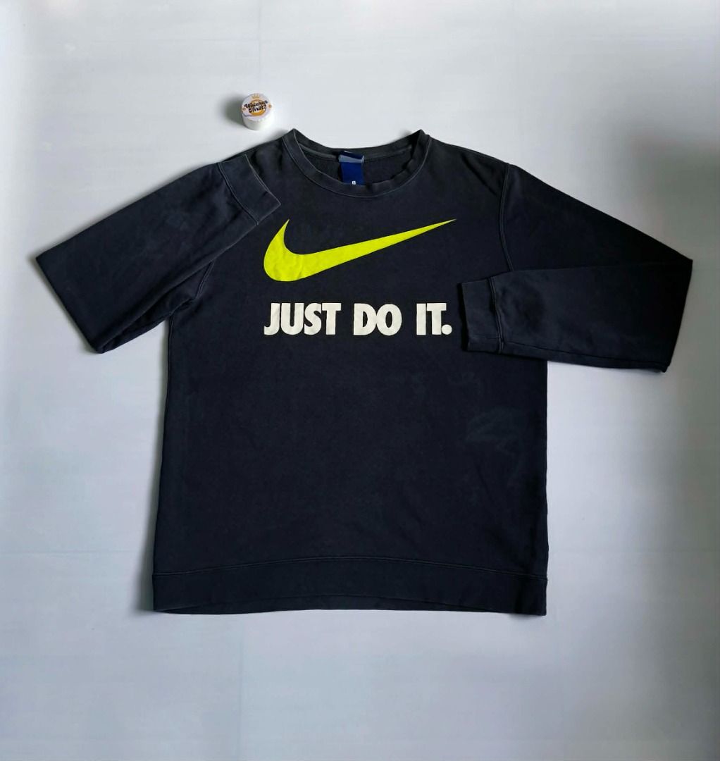 Nike JDI Crewneck Sweatshirt (Category: Coats, Jackets and Outerwear) located in Manapla. Submitted by gentleturtle_3dc683 (Listing ID 1447049706, Image 1). Description: 👕 Nike JDI Crewneck Sweatshirt 💵 Price: ₱149 📏 Size: M - L (20 x 26 ½) ✅ Color Rate: 9 or better 🚨 Condition: Great 👀 Issue/s: PM 📌 Note: This is a pre-loved thrifted item. Brand shown is part of the original tag/logo. 💬 Message us for inquiries!.