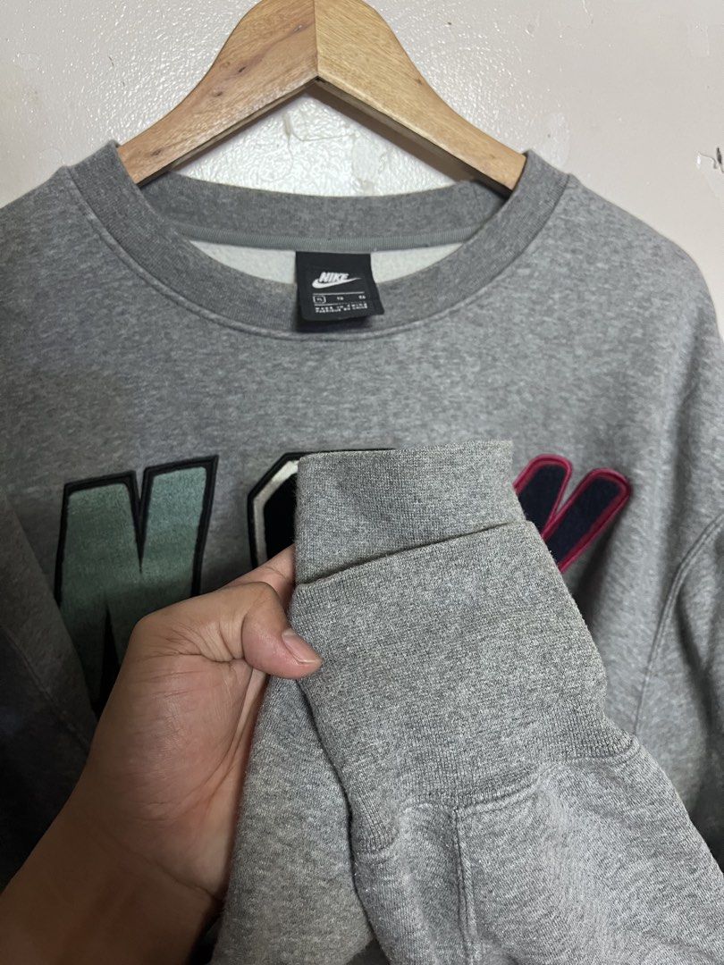 Nike NSW Crewneck (Category: Coats, Jackets and Outerwear) located in Bacolod City. Submitted by eman_03 (Listing ID 1447031245, Image 3). Description: 📍Nike NSW Crewneck Size XL on tag 24W x 29L Excellent Condition No issue -Bacolod City, Negros Occidental 📥DM.