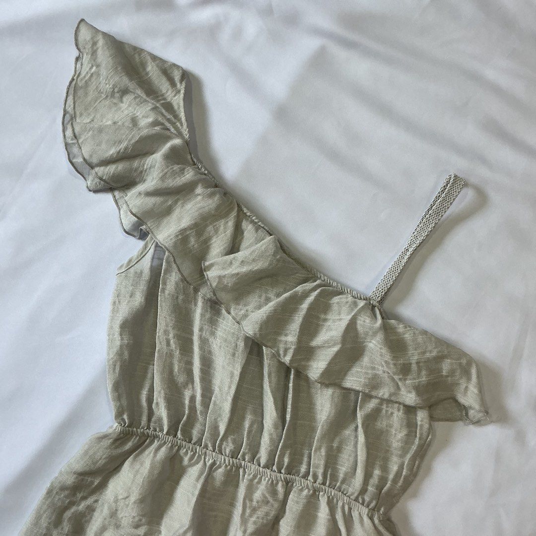 One Shoulder Venus Cut Ruffle Dress (Category: Dresses) located in Imus. Submitted by wear.arca (Listing ID 1446916451, Image 2). Description: - Medium - Ruffled neckline and tiered hem with ruffle detail - Elasticated waist.