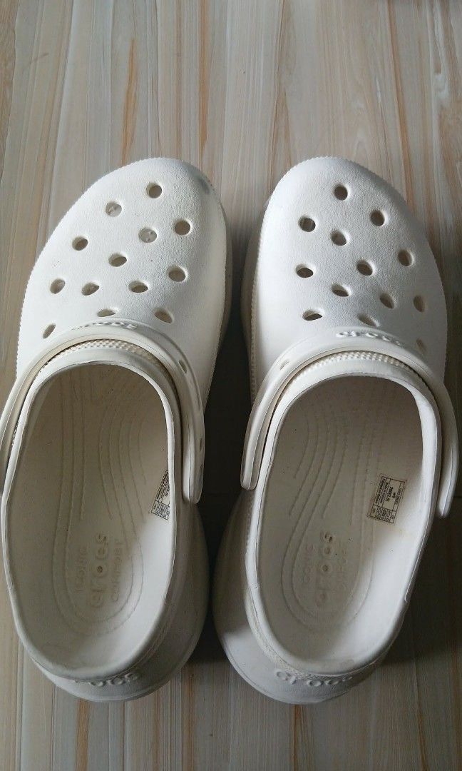 Original Crocs Classic White Platform Clogs (Category: Slippers and slides) located in Makati City. Submitted by f_xia (Listing ID 1446930072, Image 1). Description: Authentic Crocs Classic Platform Clogs Needs cleaning RFS: Not used, nakatambak lang.