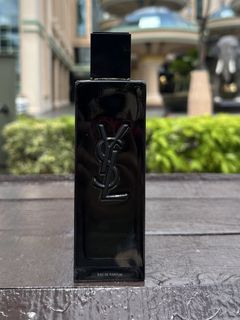 (Category: ) located in . Submitted by aiscentperfume (Listing ID 1447075109, Image 1). Description: .