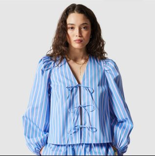 (Category: ) located in . Submitted by abbeychampcloset (Listing ID 1447071812, Image 1). Description: .