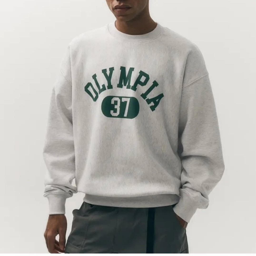 OUTSTANDING heavy weight crewneck (Category: Coats, Jackets and Outerwear) located in Davao. Submitted by workwear_stuff (Listing ID 1447038532, Image 2). Description: OUTSTANDING heavy weight crewneck Condition 9.5/10 Color Rate 9.5/10 Width 23 Length 30 Sleeve 25 M - 550.