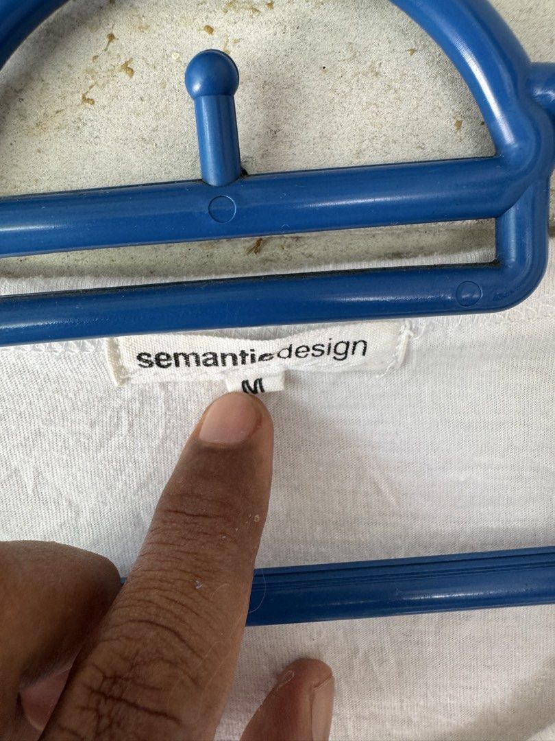 Semantic design (Category: Longsleeves) located in Tumpat. Submitted by deqla2727 (Listing ID 1447018919, Image 3). Description: Semantic design saiz m pit16.5 lbuh24.5 bhu15 sleve23.5 cndn9/10 call,wsap0129636410 c31.