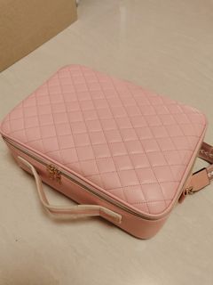 (Category: ) located in . Submitted by dea.Rmakeup (Listing ID 1446923398, Image 1). Description: .