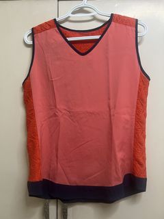 (Category: ) located in . Submitted by Kloset (Listing ID 1447060167, Image 1). Description: .