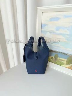 (Category: ) located in . Submitted by fashion.luxe (Listing ID 1447069276, Image 1). Description: .
