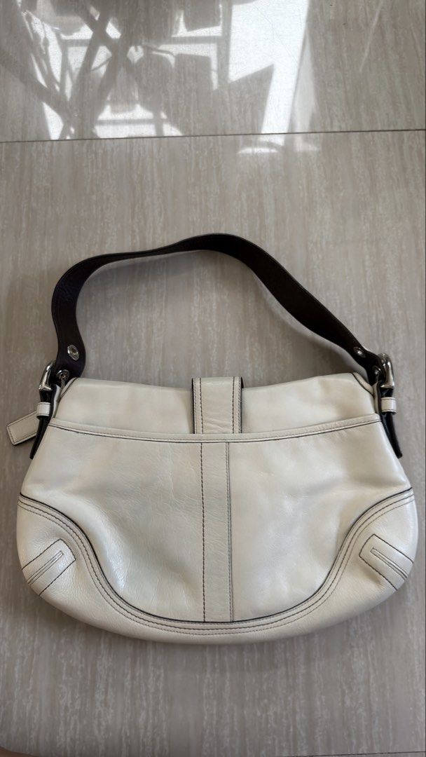 Preloved authentic vintage coach bag (Category: Shoulder Bags) located in San Pedro. Submitted by rfvpm (Listing ID 1446916490, Image 2). Description: Preloved large authentic contage coach shoulder bag. Clean interior. With signs of color transfer in the back part of the bag. No orher inclusion. P5000 plus shipping via jnt. .