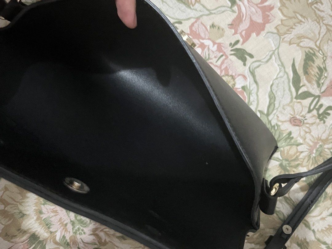 preloved les catino (Kategori: Tas & Dompet Wanita) berada di Bekasi. Dikirim oleh sunbleachs (ID iklan 1446946600, Gambar 3). Deskripsi: more details by chat ya .