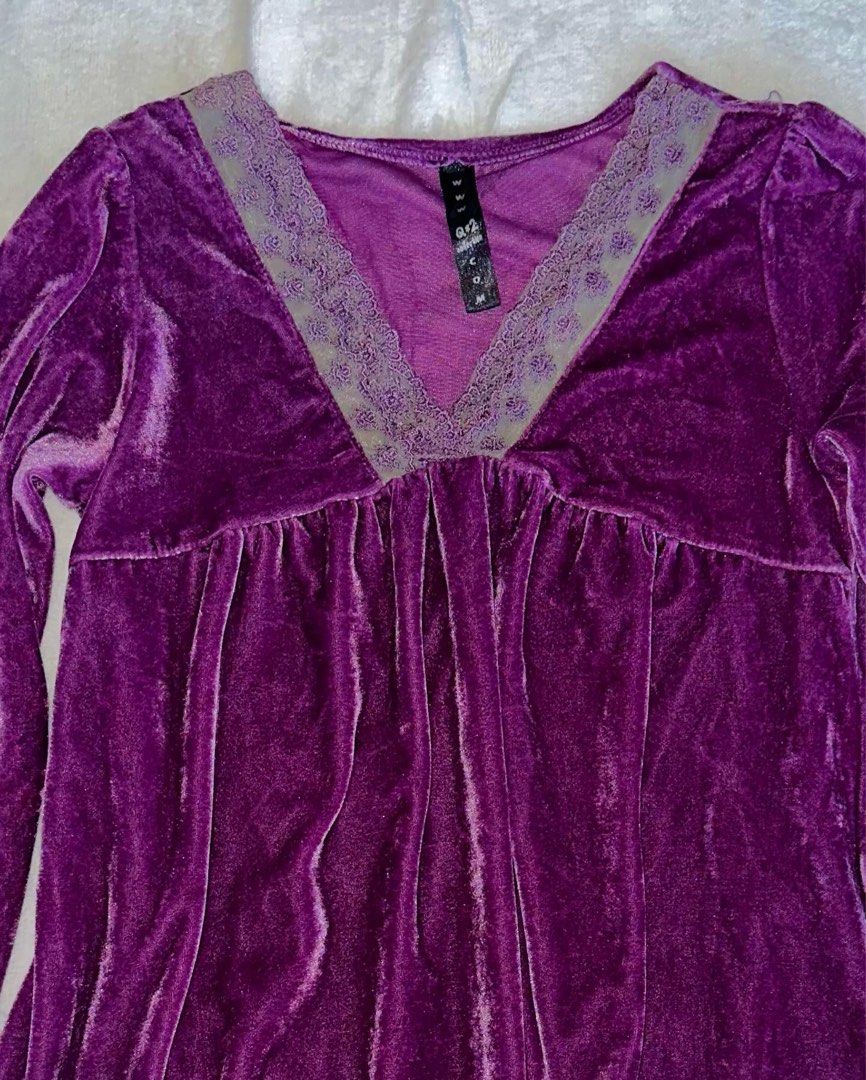 purple velvet balloon top (Category: Blouses) located in Las Pinas. Submitted by cccurations (Listing ID 1447029560, Image 2). Description: 🔖 purple velvet balloon top 🪡 brand: Q2 🪡 length: 25.5” 🪡 shoulder to pit: 8” 🪡 pit to cuff: 17” 🪡 bust: 24.4” 🔖 ₱200 🔖 comment “mine” to get the item! 🔖 comment “next” if you’re willing to get the item when the first miner failed to send their order form or settle the payment on time..