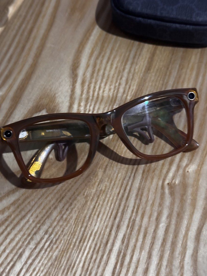 Ray-Ban Wayfarer Sunglasses with Case (Category: Sunglasses & Eyewear) located in Mandaluyong City. Submitted by gusteng (Listing ID 1447064635, Image 2). Description: - Classic Ray-Ban Wayfarer sunglasses - Stylish brown tortoise shell frame - Comes with original Ray-Ban case - Includes original Ray-Ban cleaning cloth - Perfect for everyday wear - Protect your eyes in style.