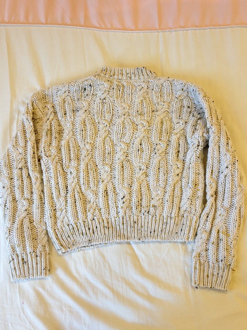 R&B kids sweater (Category: Babies & Kids Fashion) located in Manila. Submitted by andycluttr (Listing ID 1447066580, Image 2). Description: .