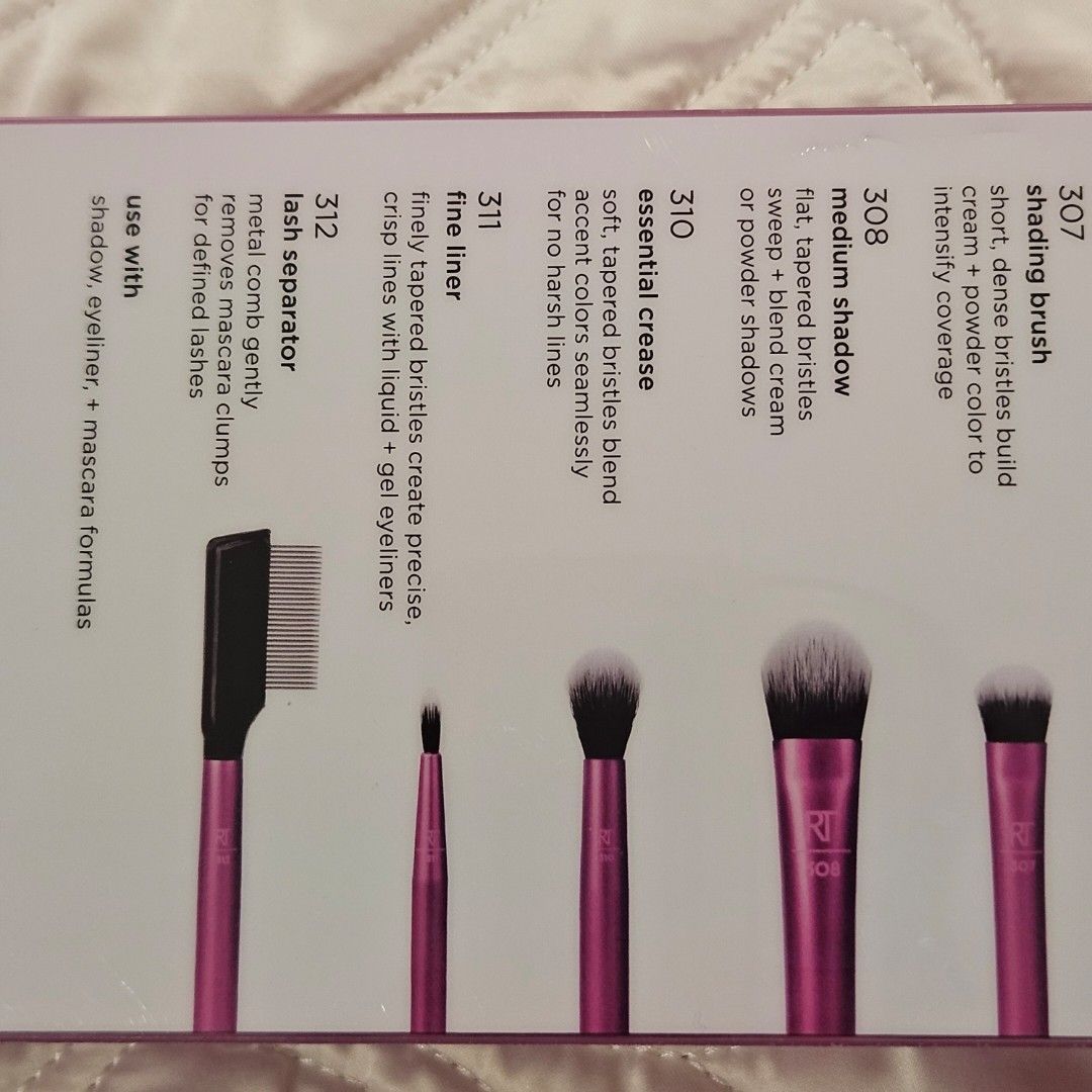 Real Techniques Enhanced Eye Set (Category: Makeup) located in Imus. Submitted by a.niko (Listing ID 1447051396, Image 2). Description: - Real Techniques Enhanced Eye Set - Includes 5 essential brushes for effortless eye looks - Brushes: Shading Brush, Medium Shadow Brush, Essential Crease Brush, Fine Liner Brush, Lash Separator - Perfect for eyeshadow, eyeliner, and mascara - Comes with a convenient brush + storage case.