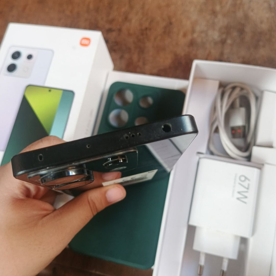 Redmi note 13 pro 5g (Category: Xiaomi) located in Caloocan City. Submitted by red_29 (Listing ID 1447025796, Image 3). Description: REDMI NOTE 13 PRO 5G (12/256gb) PRICE: 9500 SLIGHTLY NEGOO Display: 6.67" 1.5K AMOLED, 120 Hz refresh rate vibrant & smooth visuals Processor: Qualcomm Snapdragon 7s Gen 2 (4 nm) solid performance for apps & games. Battery: 5100 mAh Extras: In-screen fingerprint, 5G support, NFC*, IR blaster, stereo sound. Inclusion