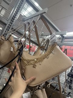 (Category: ) located in . Submitted by katieshops (Listing ID 1447098108, Image 1). Description: .