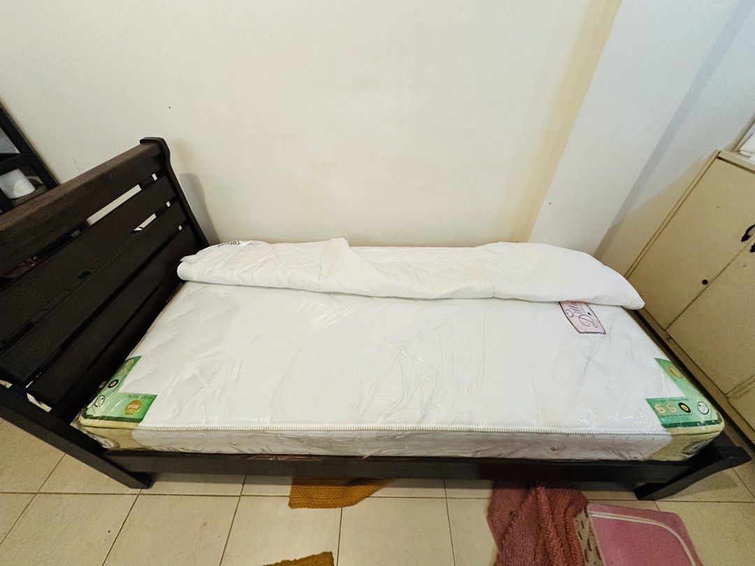 Salem Ditta Single Size Mattress and bed frame walnut solid wood (Category: Bed Frames & Mattresses) located in Muntinlupa City. Submitted by fastf5lcon_o72379 (Listing ID 1447010559, Image 3). Description: Salem Ditta Single Mattress (BRAND NEW, SEALED) + San-Yang Solid Wood Bed Frame Body: Selling as a set: ₱15,000 (negotiable for serious buyers) 🛏️ Salem Ditta Spring Mattress, Single size — BRAND NEW, never used, still sealed in original plas
