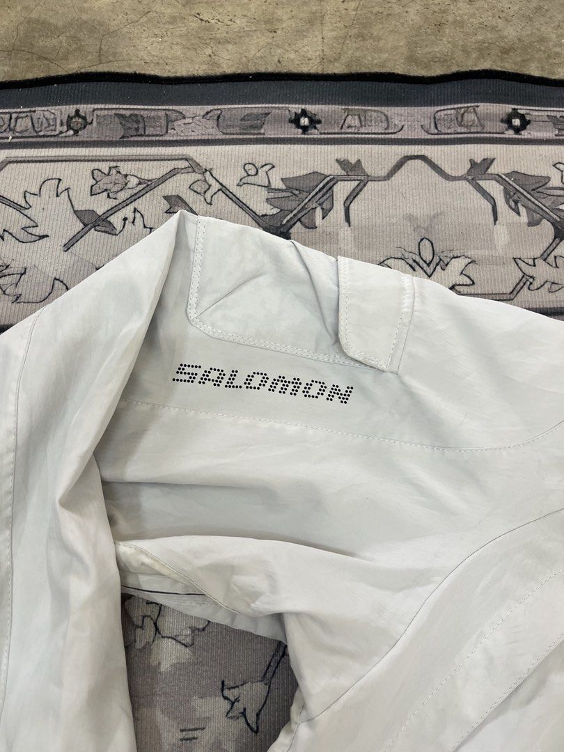 Salomon technical ski jacket (Category: Coats, Jackets and Outerwear) located in Kuala Terengganu. Submitted by jammmaaallllllthrifttt (Listing ID 1446978621, Image 2). Description: condition 8/10 p24 ld28 lb30.5 dalam pecah.