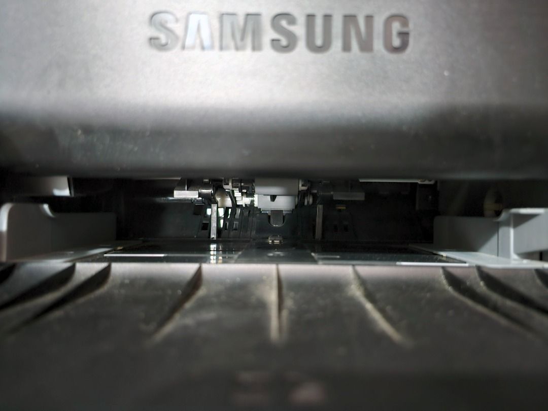Samsung ML-2164 Laser Printer Monochrome, Windows and Mac OS compatible (Category: Printers, Scanners & Copiers) located in Paranaque City. Submitted by lyjames (Listing ID 1446917612, Image 2). Description: Please read carefully. Hindi na ako magrereply kung nandito na ang sagot sa details ng ad. Samsung ML-2164 Laser Printer Monochrome Black and White only Hindi ito refurbished or reconditioned printer. Personal use ito sa small business. No hi