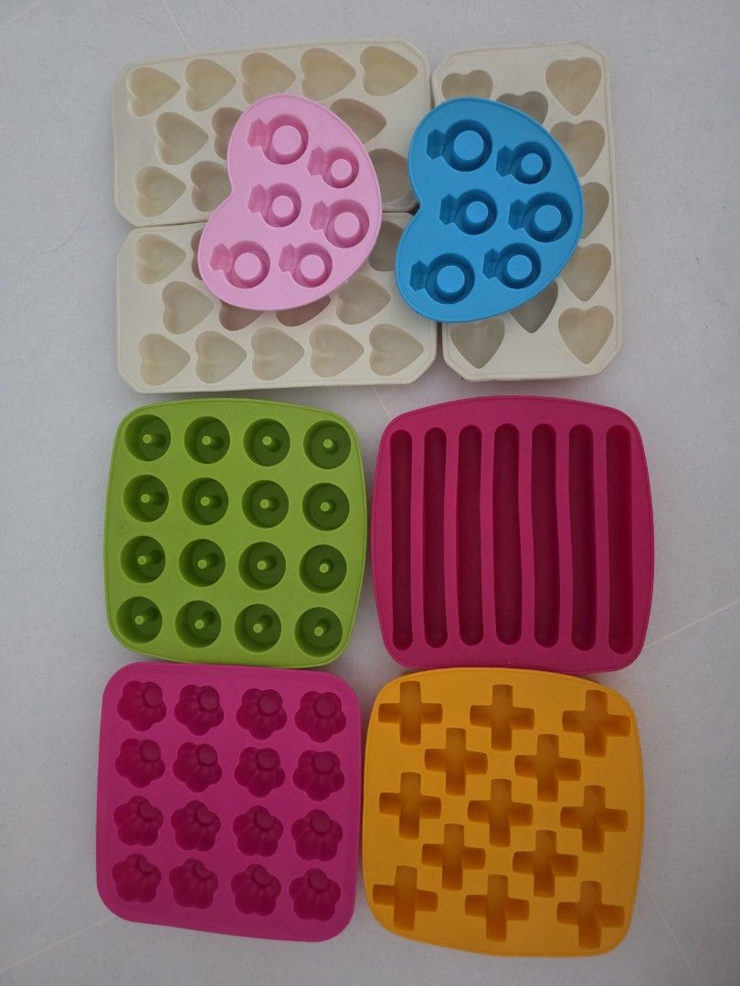 Set of 9 silicone ice cube trays
