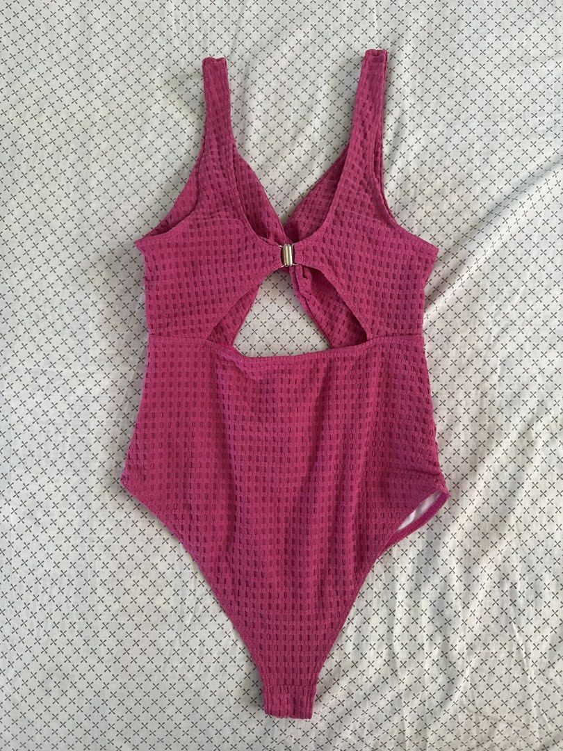 Shein Swim Pink One Piece (Category: Bikinis & Swimsuits) located in San Carlos City. Submitted by achisfinds (Listing ID 1447079070, Image 2). Description: Size: Medium Used once.