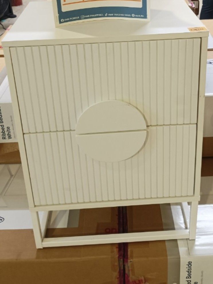 Side table (Category: Bedding & Towels) located in Manila. Submitted by hmr_red (Listing ID 1447103642, Image 1). Description: .