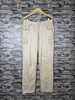 (Category: ) located in . Submitted by uniqlo.under.rm80 (Listing ID 1446973477, Image 1). Description: .
