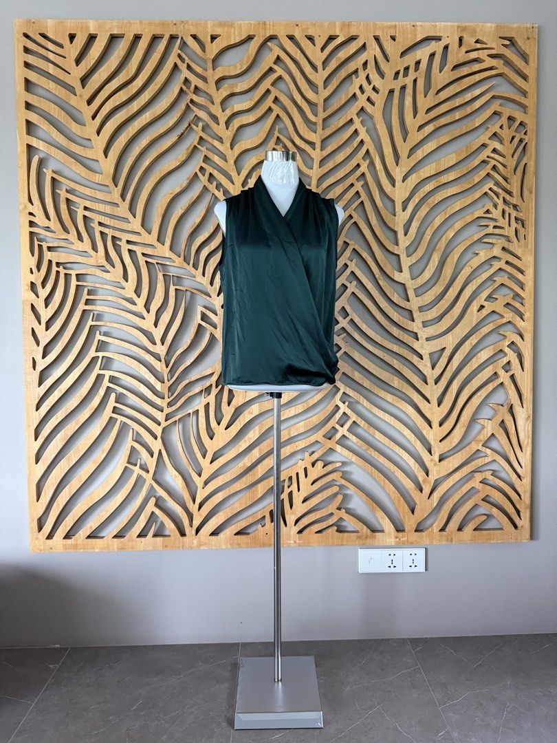 Sleeveless Blouse (Category: Blouses) located in Pasig City. Submitted by smayc_21 (Listing ID 1447018334, Image 2). Description: .
