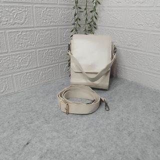 (Kategori: ) berada di . Dikirim oleh mayu_bags (ID iklan 1446934203, Gambar 1). Deskripsi: .