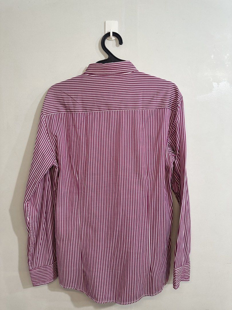 SMYTH Longsleeve Polo (Category: Formal Shirts) located in Manila. Submitted by markokostlich (Listing ID 1447082432, Image 2). Description: SMYTH Red Violet Longsleeve Polo Non-Iron polo Condition: 10/10 Color: 10/10 Dimes: Length- 28.5, Width- 21 inches 📌𝙍𝙀𝙈𝙄𝙉𝘿𝙀𝙍𝙎 ♡ Mine now, pay now ♡ Please manage your expectation coz these are preloved items. ♡ Color may slightly vary due to lighting. ♡ SF depends on your location 📦Via J&T or Lala