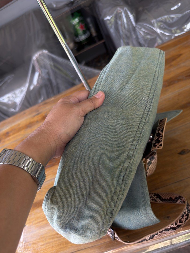 "F€Nd! insp0" Snakeskin Flap Shoulder Bag (Category: Shoulder Bags) located in Cadiz. Submitted by solynb28 (Listing ID 1446975894, Image 3). Description: -thrifted -washed and ready to use -semi-med -negotiable ▫️what you see is what you get▫️colors may vary due to lighting▫️buy at your own risk ▫️no long reservation, unless paid▫️payment 1st policy▫️no return, no exchange, no refund▫️joy miners/reservers will be blocked▫️.