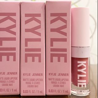 (Category: ) located in . Submitted by vanityboutique (Listing ID 1446955042, Image 1). Description: .