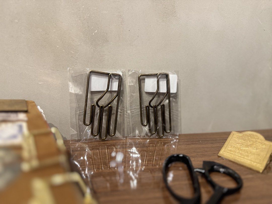 SUPERIOR LABOR BRASS HAND CLIP (Category: Stationery & School Supplies) located in Quezon City. Submitted by lara.ph (Listing ID 1447094972, Image 3). Description: .