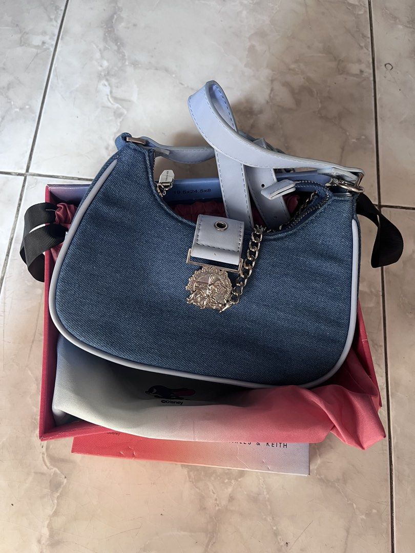 tas charles&keith X zootopia (Kategori: Tas & Dompet Wanita) berada di Bekasi. Dikirim oleh lemaribigsize (ID iklan 1446947446, Gambar 2). Deskripsi: gak pernah dipakai sama sekali, masih bagus pol. minus dus agak kotor. .