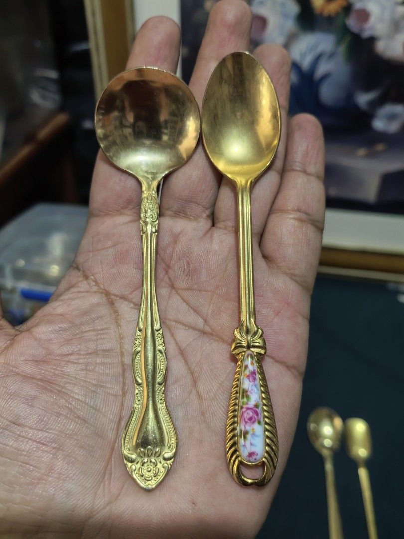 Teaspoons - Gold-Tone Assorted Set of 4 (Category: Other Kitchenware & Tableware) located in Cebu City. Submitted by dudes_villanueva (Listing ID 1446914786, Image 2). Description: Teaspoons - Gold-Tone Assorted Set of 4 Stainless Steel 📌 In excellent condition..