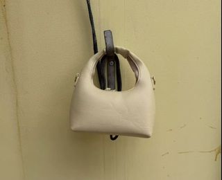 （分類：）位於 。 由 viviminiminymoe 提交（商品編號 1446946127，圖片 1）。簡介： 。