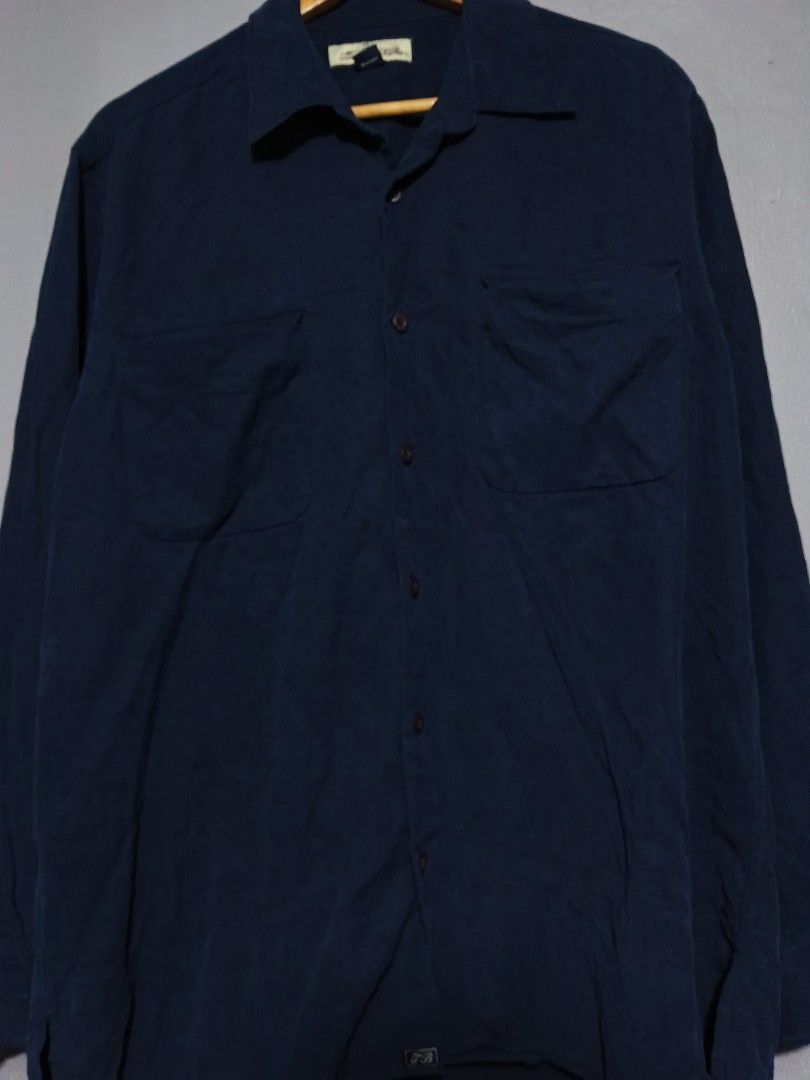 Tommy Bahama Navy Blue Button Down Shirt Size L (Category: Tshirts & Polo Shirts ) located in Marikina City. Submitted by thebasement_ (Listing ID 1447076273, Image 2). Description: 23x29 marikina area meet up vintage perfect for fit pics - Brand: Tommy Bahama - Color: Navy Blue - Size: L - Material: 100% Tencel Lyocell - Style: Button Down Shirt - Occasion: Casual Wear - Features: Comfortable fabric - Condition: Please check photos for details.
