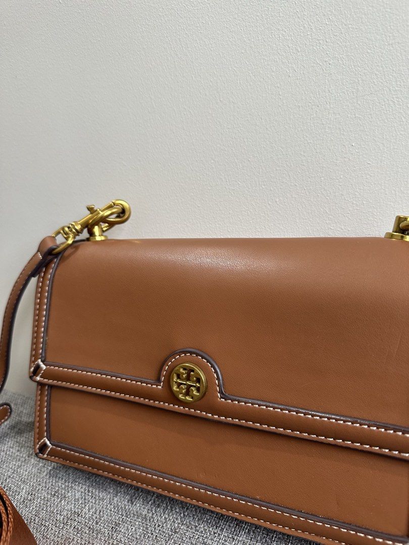 Tory Burch T Monogram Leather Shoulder Bag (Category: Luxury Bags & Wallets) located in Baguio. Submitted by .daryl (Listing ID 1446981257, Image 2). Description: 5.5 inches height 9 inches width 2.5 inches base.