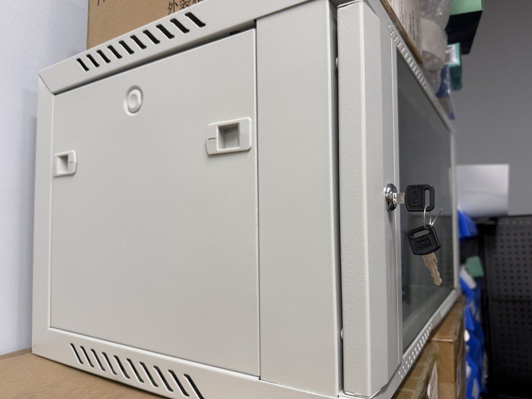 Toten small Server rack 6U497471106235781123