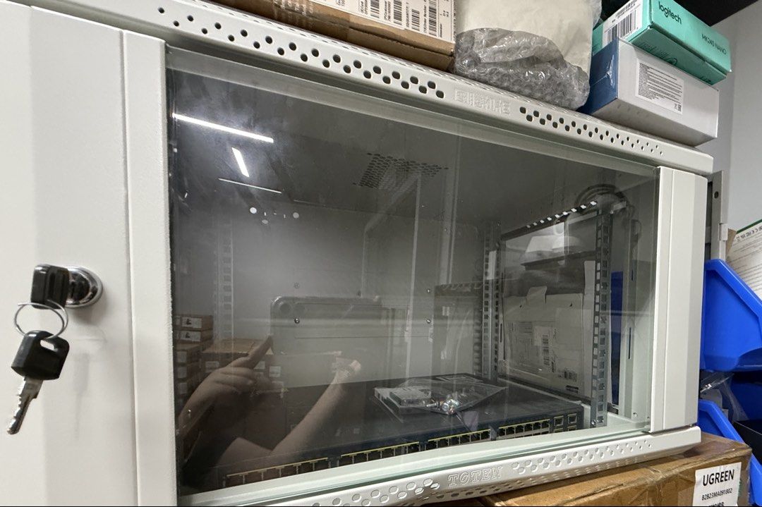 Toten small Server rack 6U497471106235781122