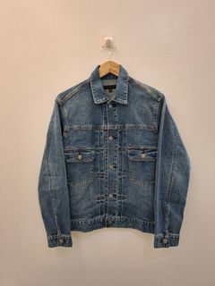 (Category: ) located in . Submitted by uniqloarchives_ (Listing ID 1446934121, Image 1). Description: .