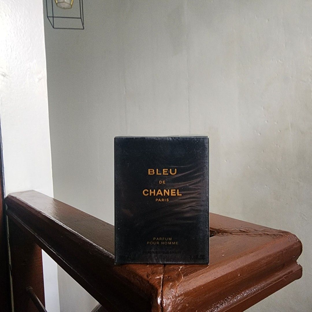 US Tester - Bleu de Chanel Parfum 100ml (Category: Fragrance & Deodorants) located in Quezon City. Submitted by nhingking (Listing ID 1447069927, Image 2). Description: BRAND NEW & SEALED‼️ US Tester 100ml Parfum ₱ 500 Bleu de Chanel Parfum by Chanel is a Woody Aromatic fragrance for men. main accords: woody citrus aromatic amber fresh spicy powdery warm spicy green lavender Payment via: ✔ GCash ✔ BPI.