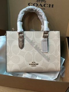 （分類：）位於 。 由 hkluxehk 提交（商品編號 1447036820，圖片 1）。簡介： 。