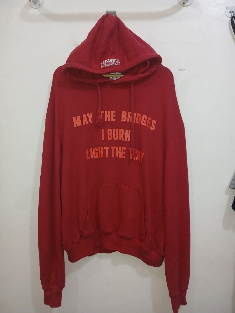 Vetements Hoodie (Category: Luxury Accessories) located in Taytay. Submitted by leanmark103093 (Listing ID 1447069268, Image 3). Description: V€T€M€NTS XS on tag oversized W24.5 L29 Verygood Condition No issue 📩📩📩📩📩.