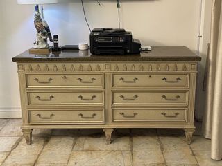 (Category: ) located in . Submitted by blueismyname222 (Listing ID 1446924755, Image 1). Description: .