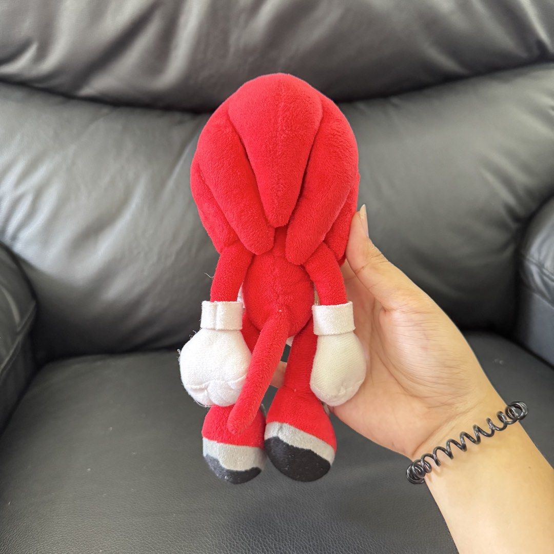 Vintage Sonic Knuckles Small Plush (Category: Plushies & Soft Toys) located in Manila. Submitted by ashyyel_ (Listing ID 1447085734, Image 2). Description: .