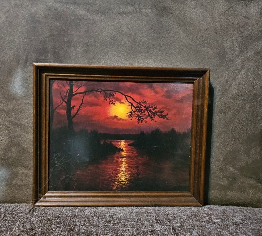 VINTAGE STYLE FRAMED ART PRINTED SUNSET 21X26CM (Category: Wall Decor) located in Manila. Submitted by yatskiex2026 (Listing ID 1447083921, Image 2). Description: Vintage Style Framed Art Print Sunset .